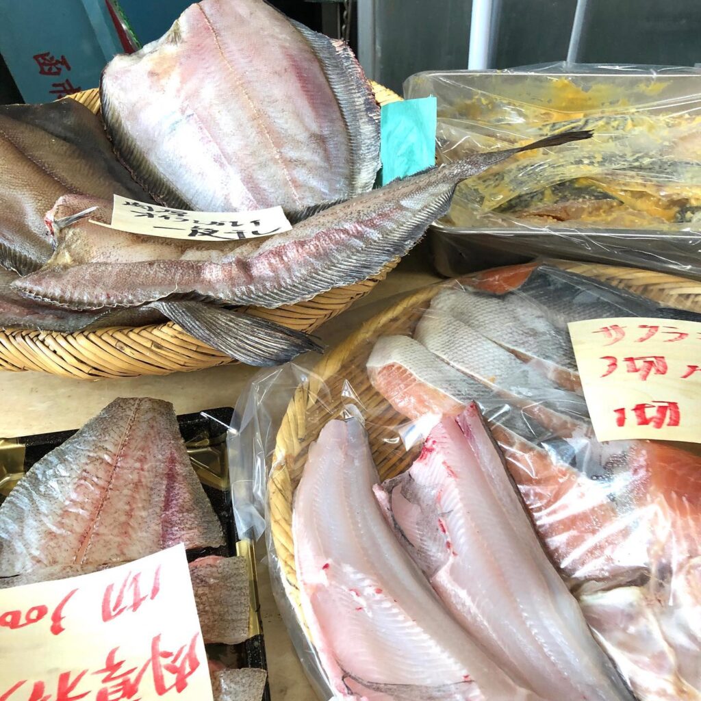 民泊ハコダテステイから近いお魚屋さん源三さん